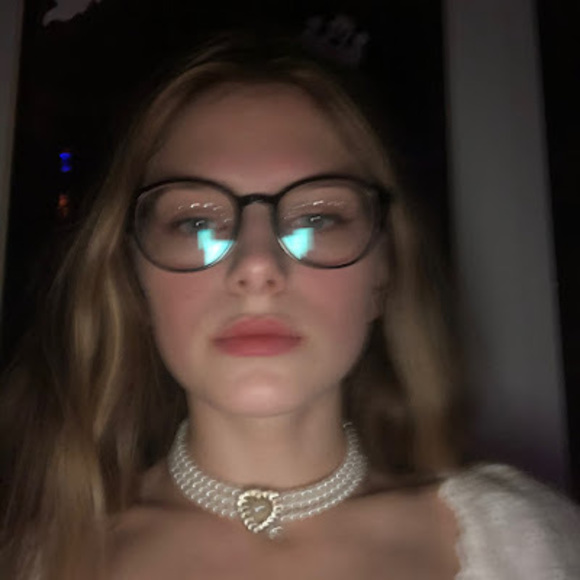 Meet your Posher, Sofia - Picture 1 of 1